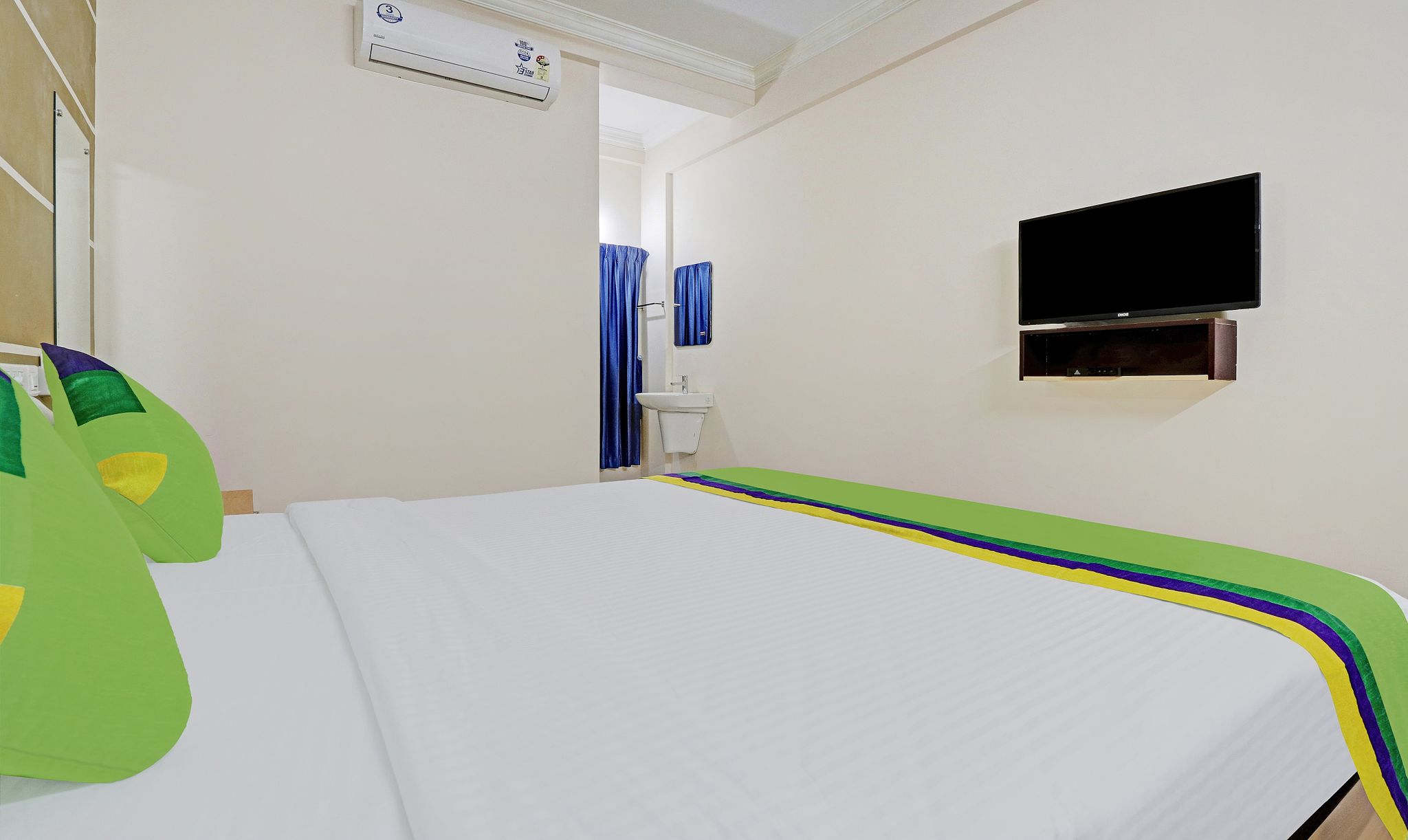 Treebo Thoduvas Star Plaza Cochin Airport Standard Room 2