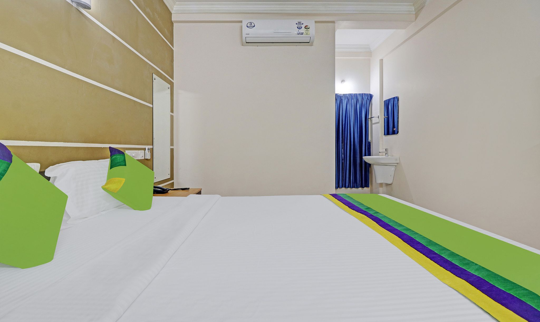 Treebo Thoduvas Star Plaza Cochin Airport Standard Room 4