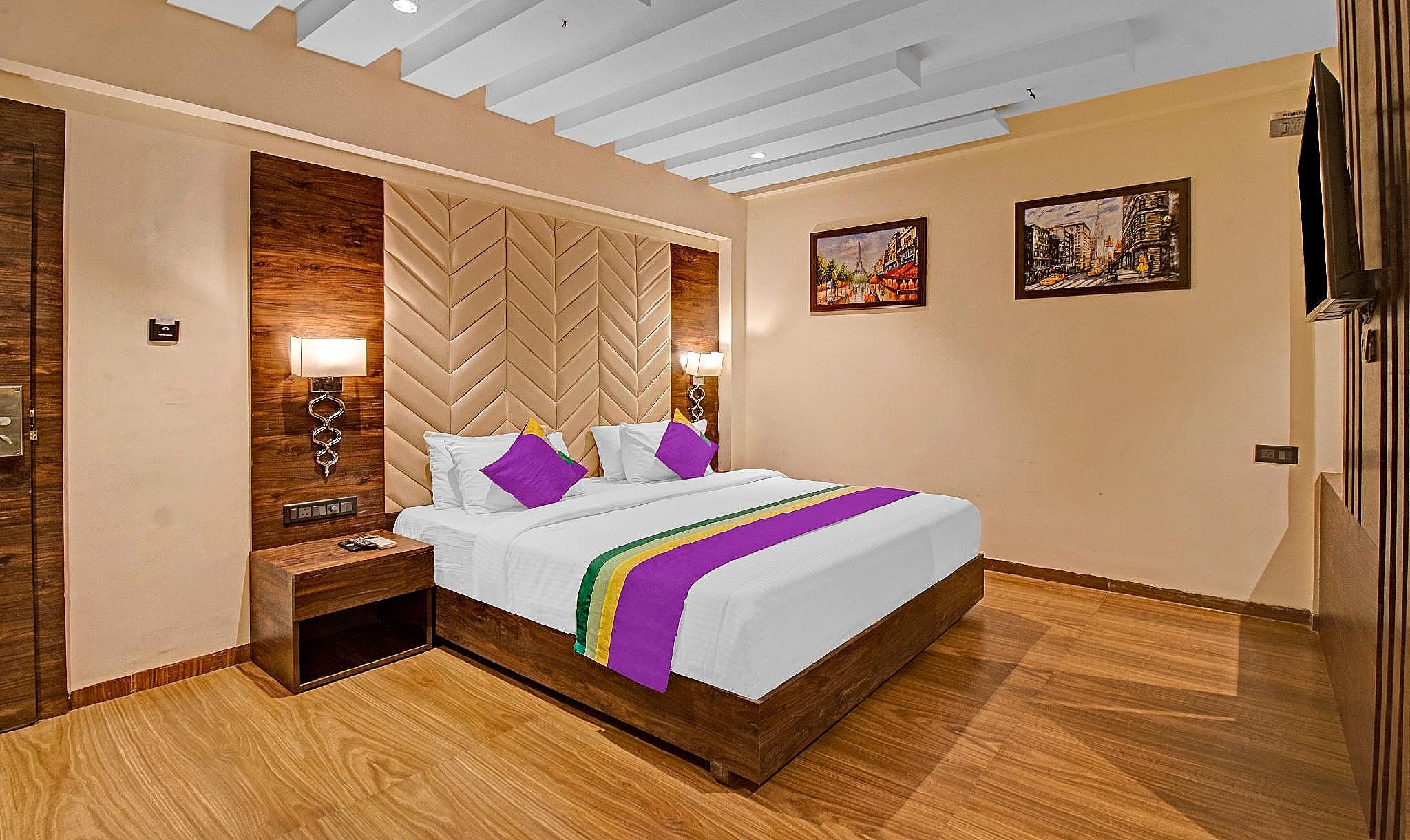 Mahogany Single Room-Edelweiss Tokio-YCHS