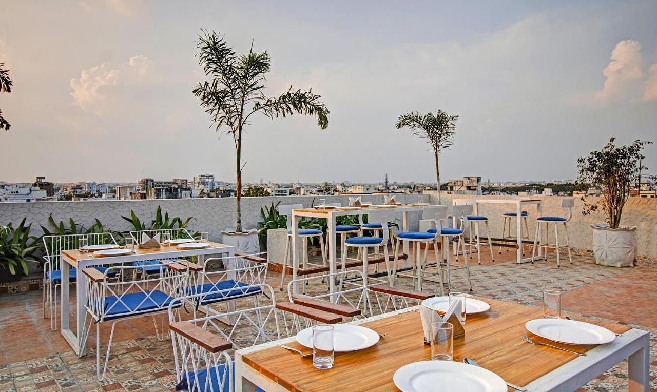 Food & Dining