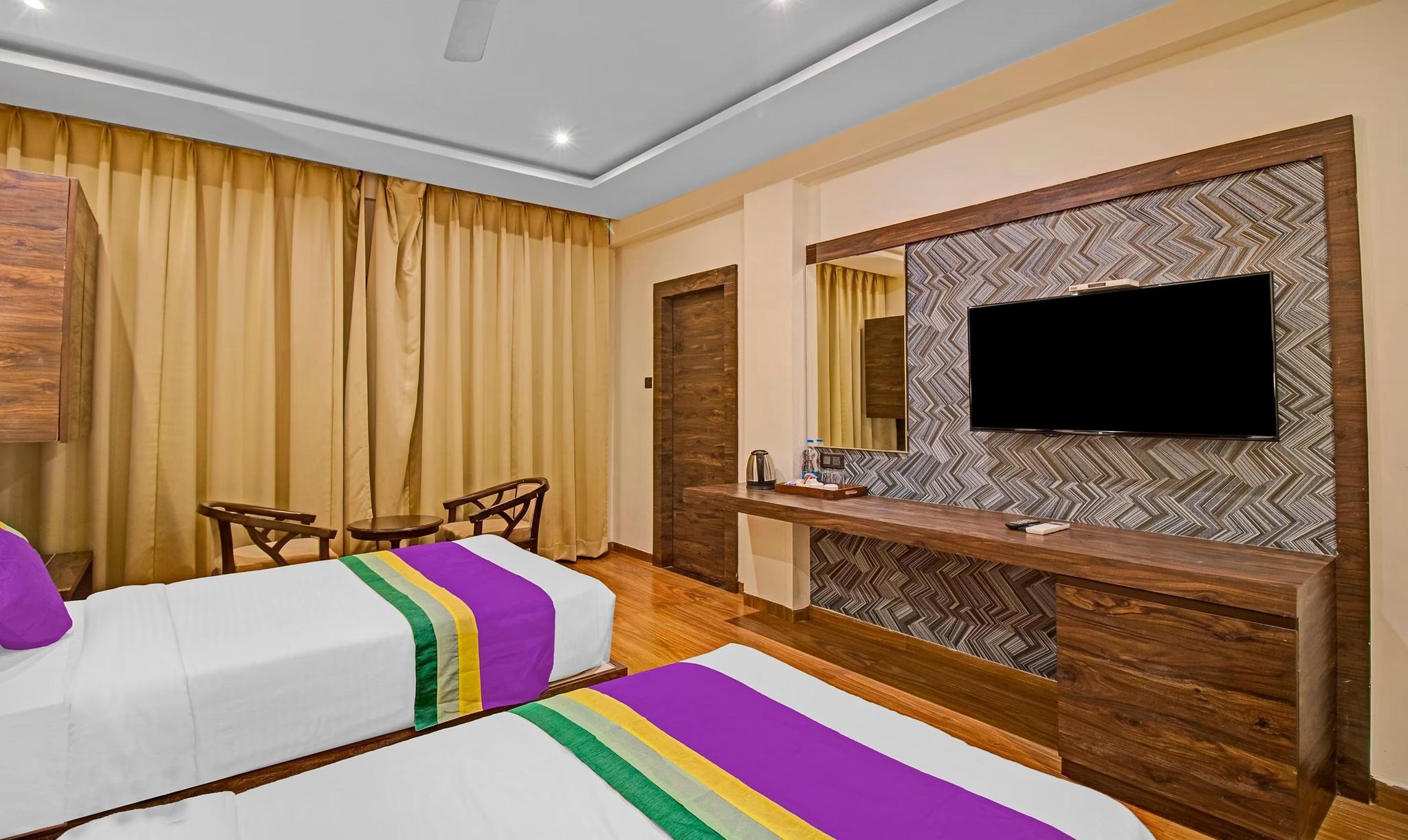Treebo Premium Median Inn Deluxe Double Room 4
