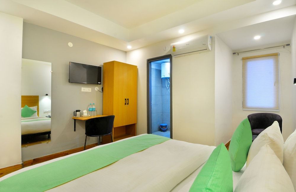 Hotel Red York Deluxe Room 4