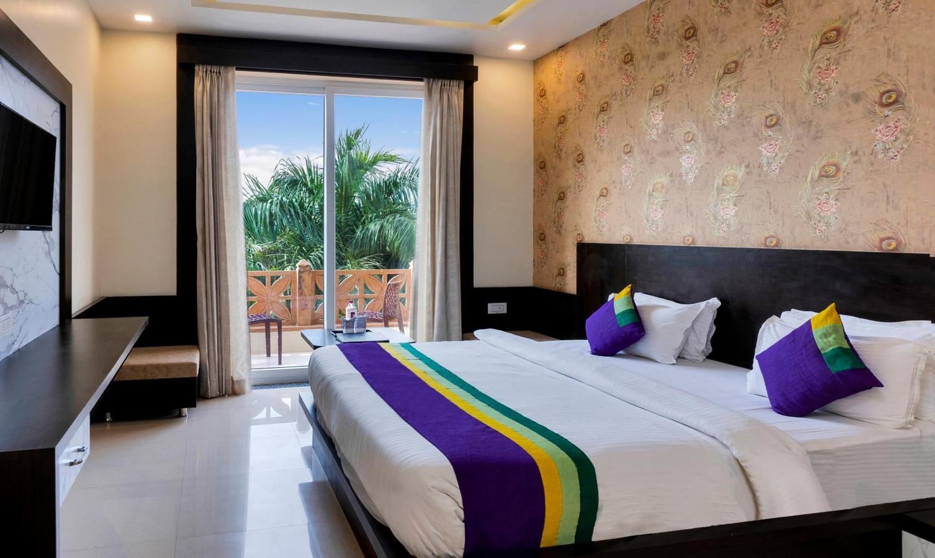 Deluxe Mountain View Room