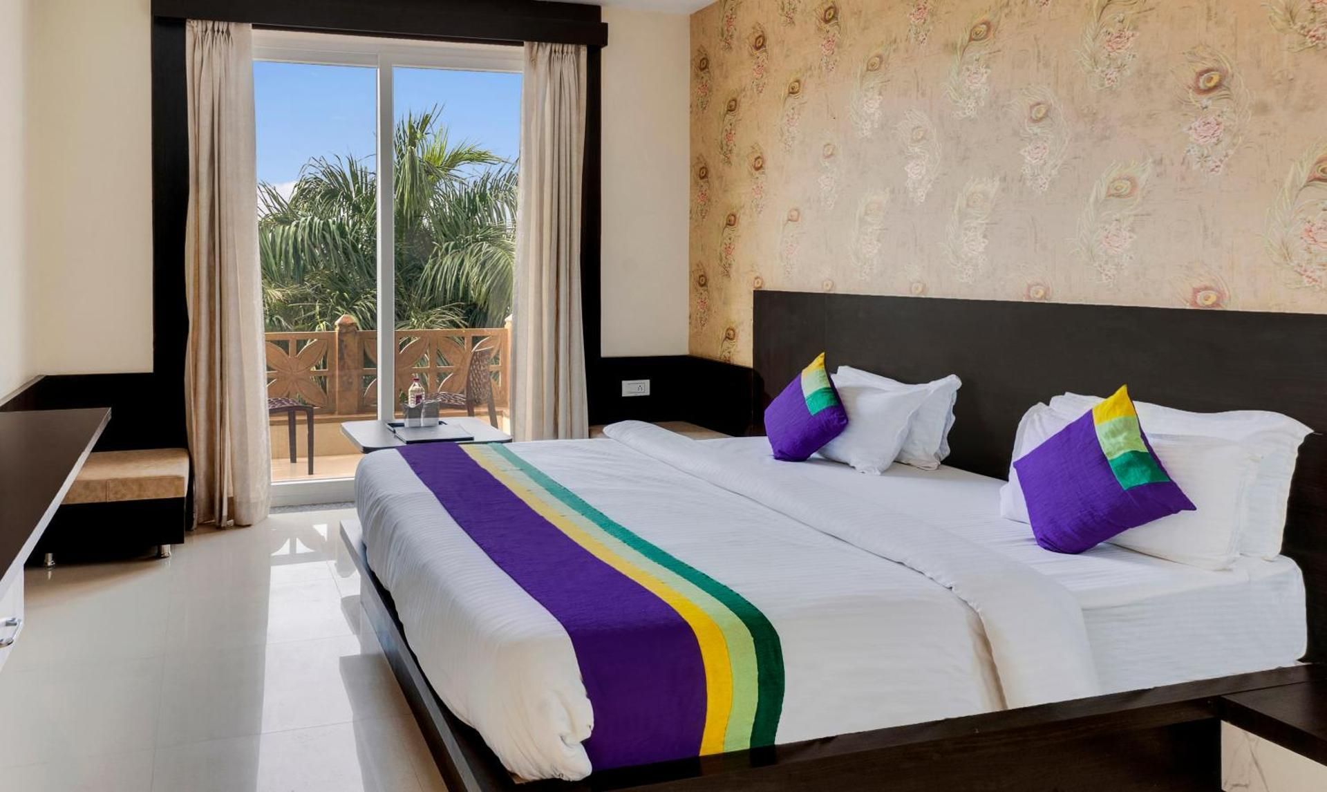 Deluxe Mountain View Room