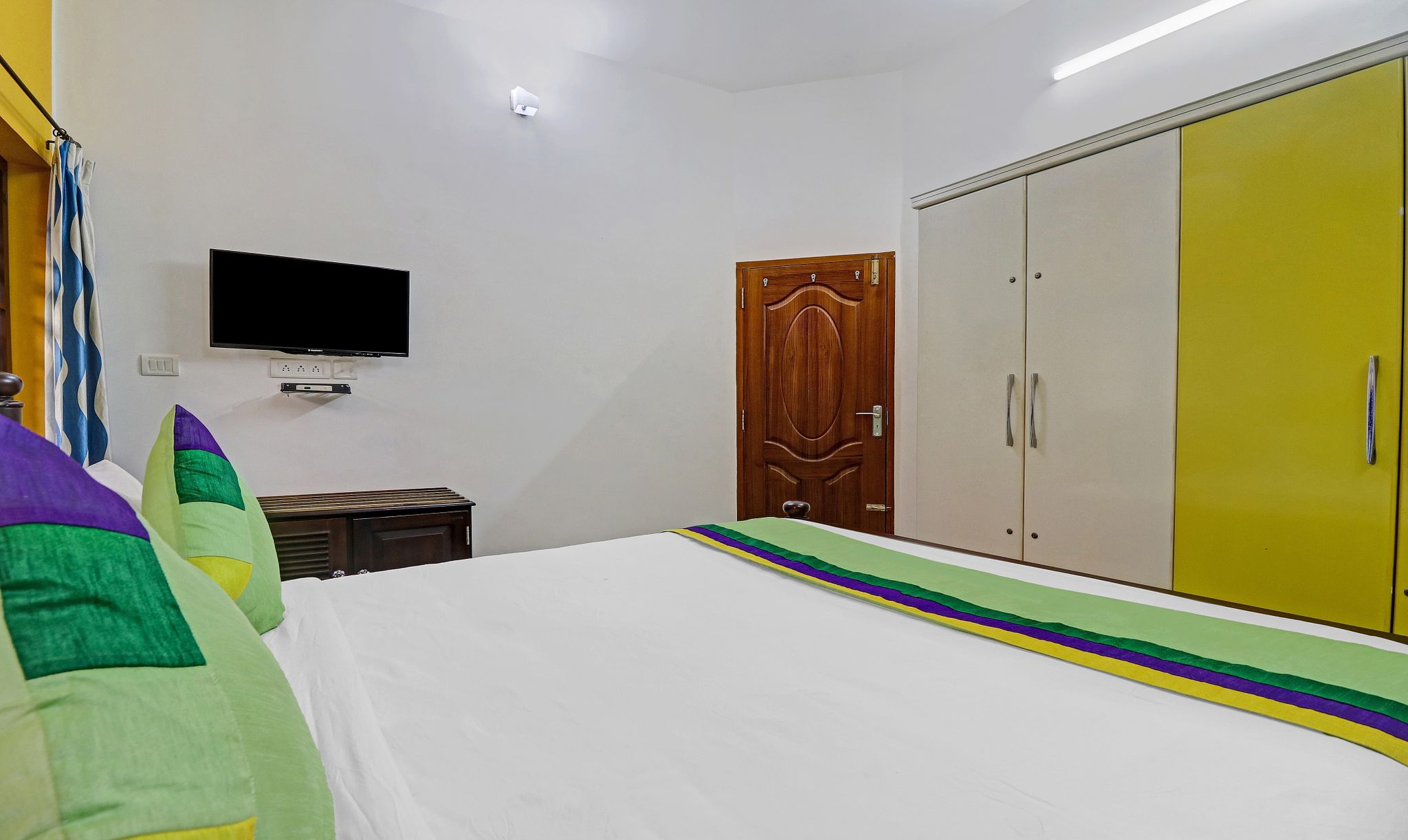 Treebo Backpackers Inn Standard Double Room 5