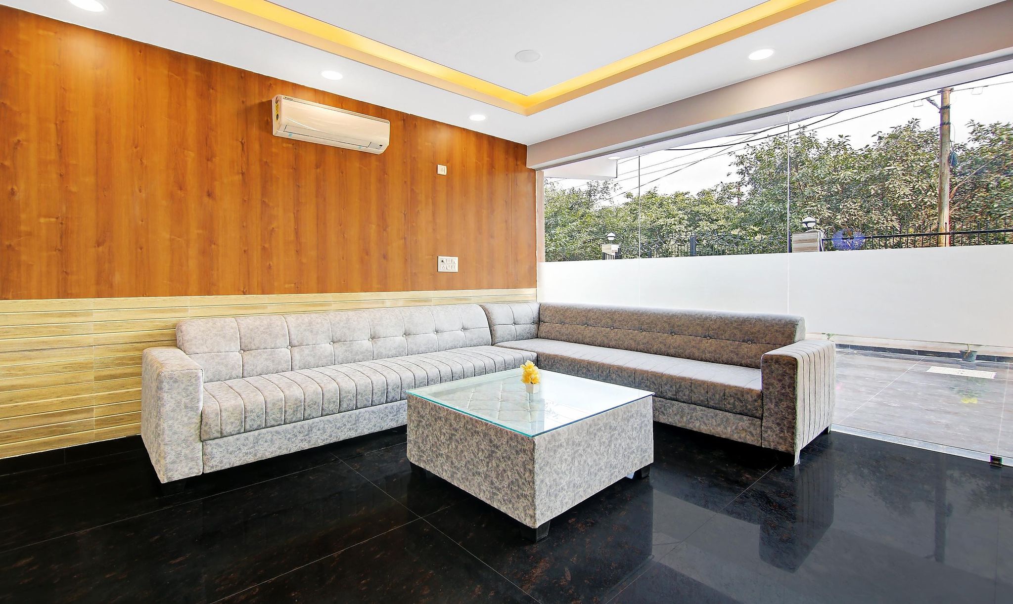 undefined Treebo The Eden Roc 4