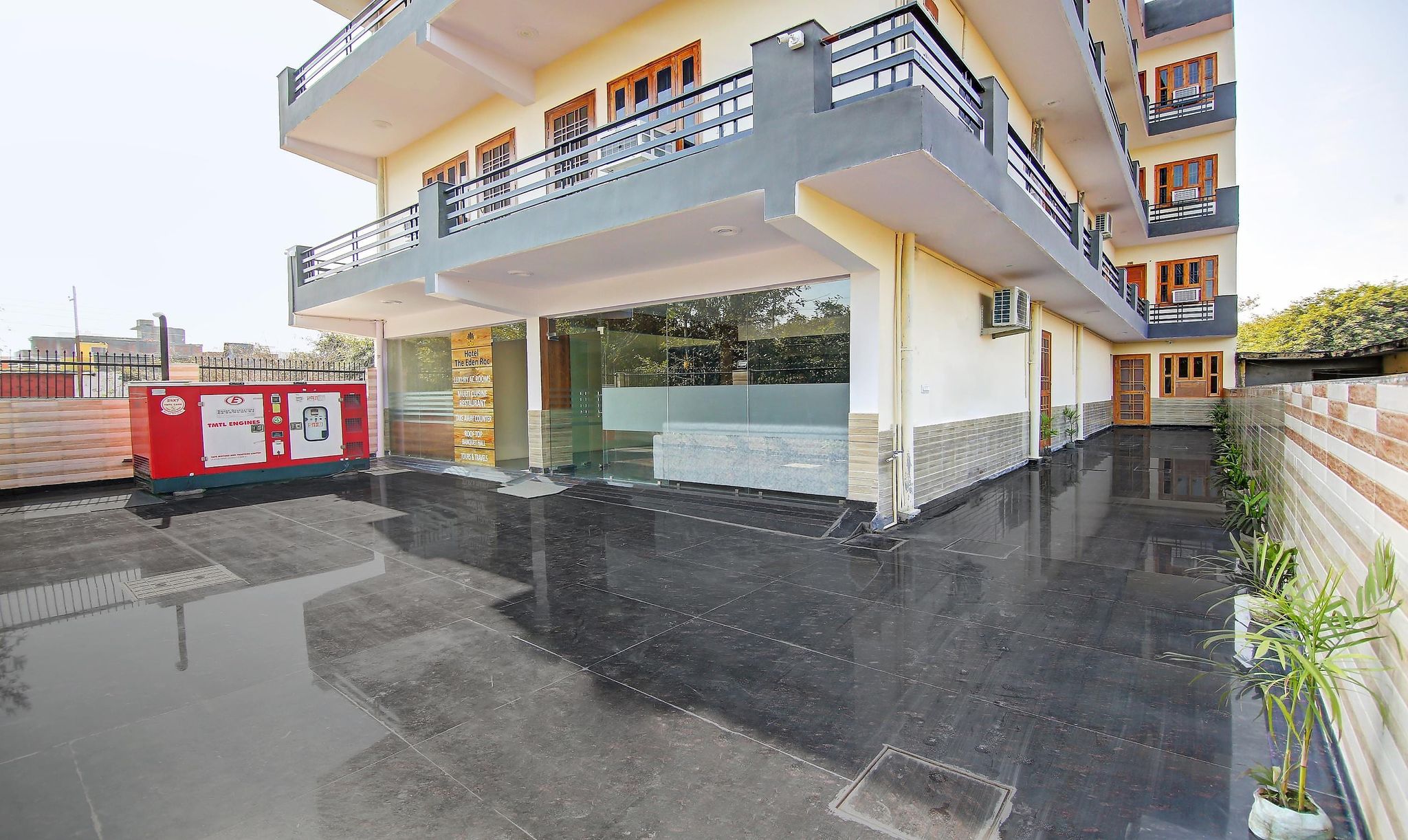 undefined Treebo The Eden Roc 6