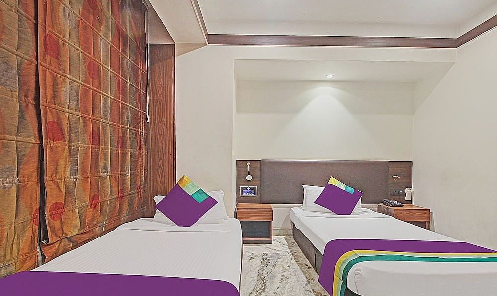 Treebo Premium Dee Empresa, Park Street Standard Double Room 9