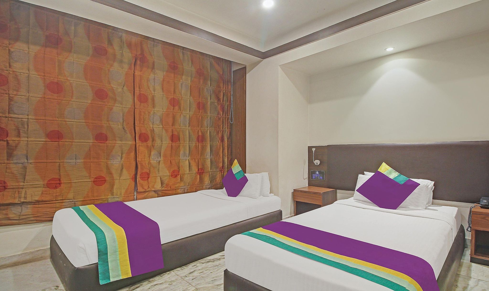 Treebo Premium Dee Empresa, Park Street Standard Double Room 4