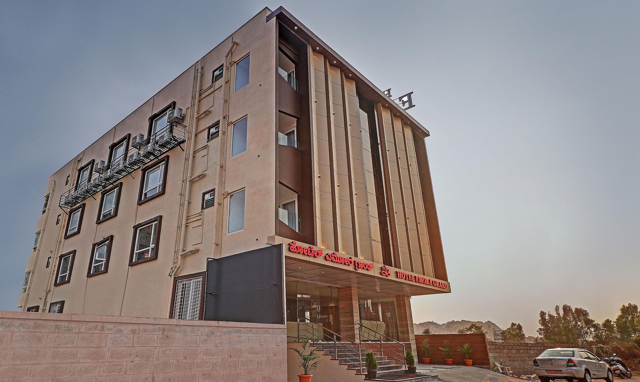 undefined Treebo Emora Grand 9