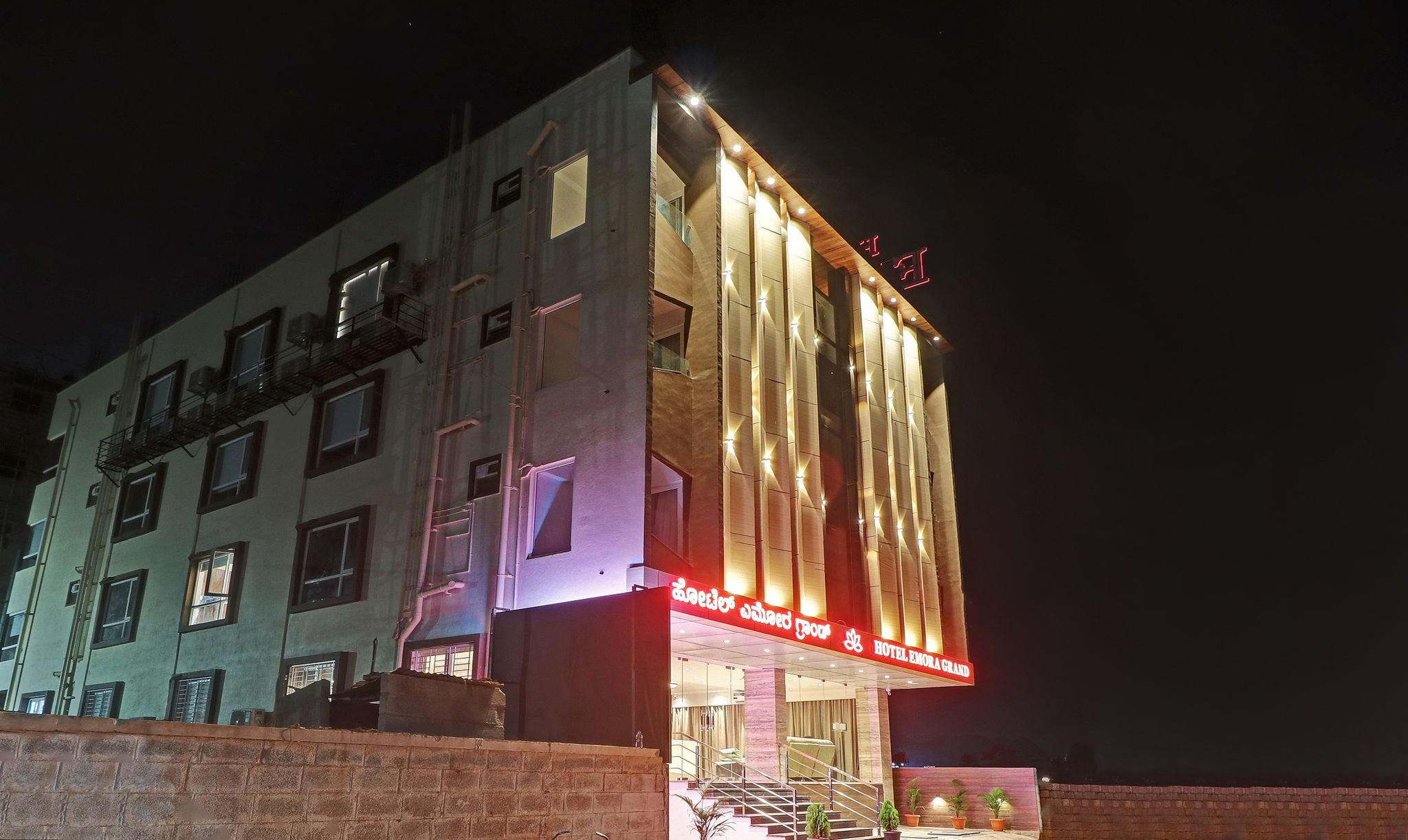 undefined Treebo Emora Grand 7