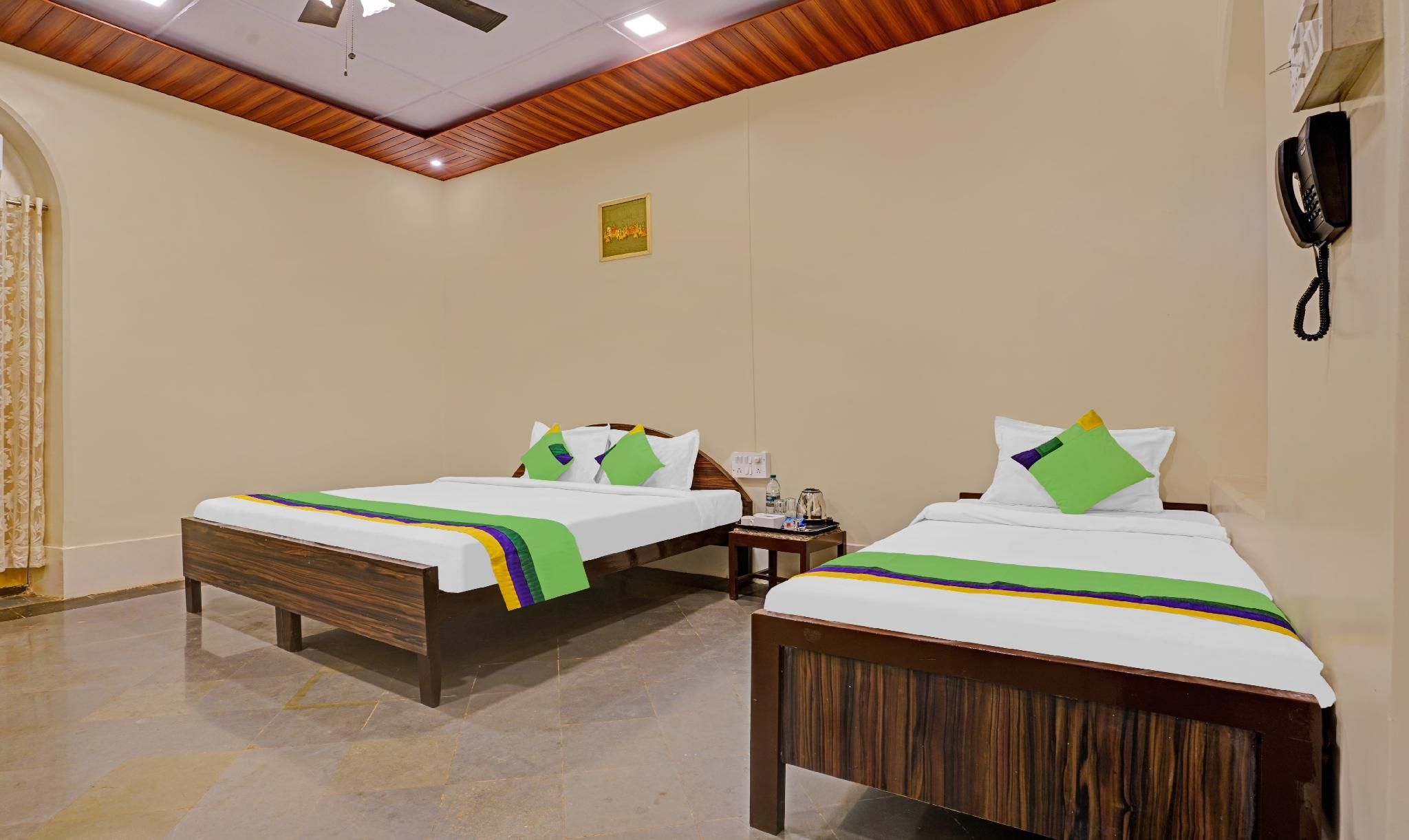 Treebo Cecil Resort, 600 Mtrs From Matheran Railway Station Deluxe Double Room