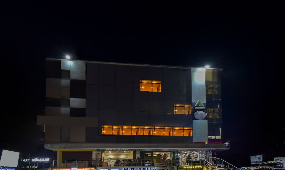 undefined Treebo Sky Point 7