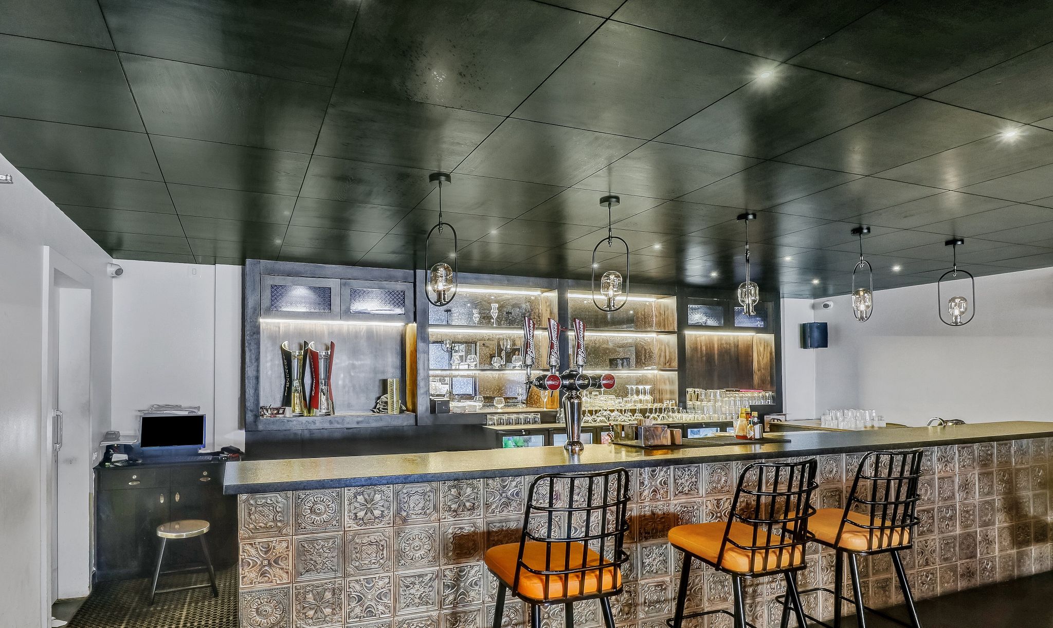 Food & Dining