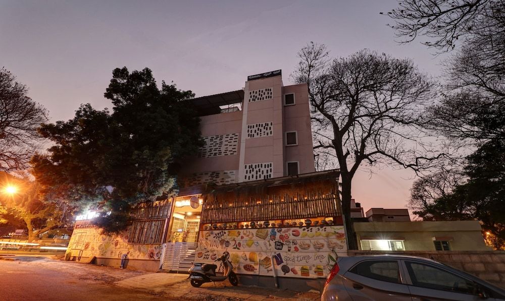 undefined Treebo White Inn Koramangala 7
