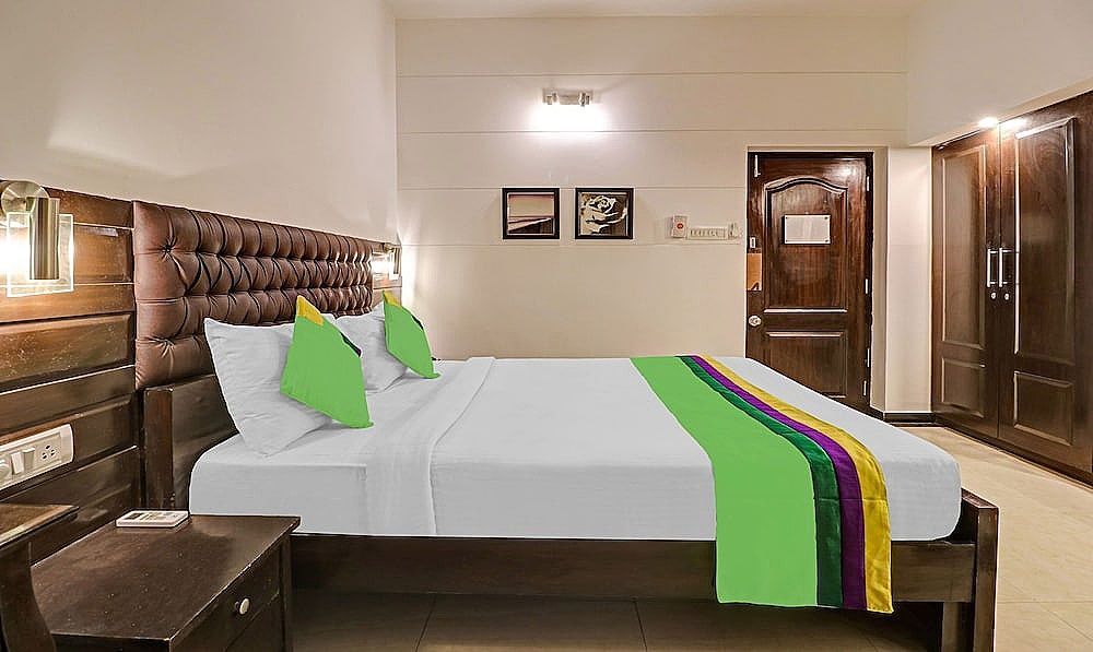 Treebo White Inn Koramangala Deluxe Double Room 9