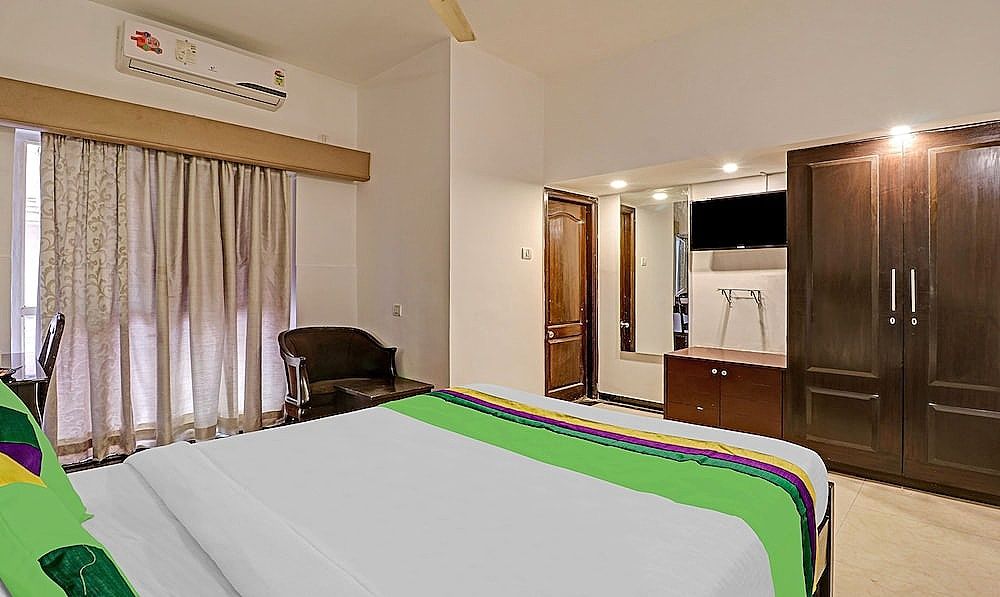 Treebo White Inn Koramangala Deluxe Double Room 7