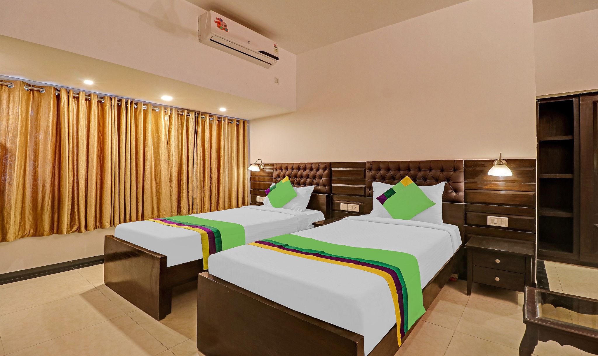 Treebo White Inn Koramangala Deluxe Double Room 15