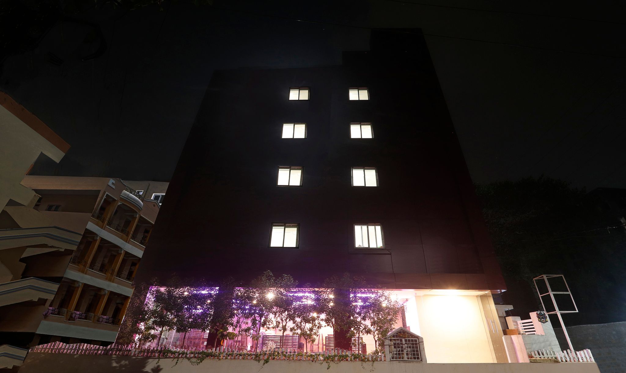 undefined Treebo Purple Square 8