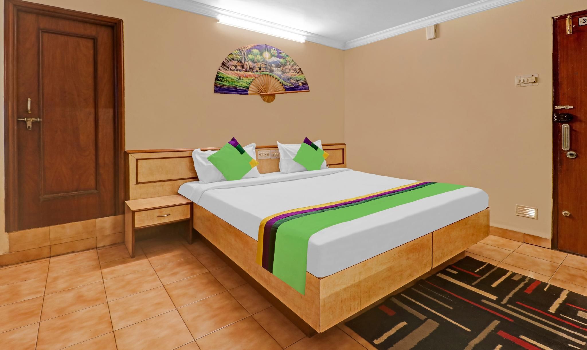 Treebo Surya Yatri Niwas Standard Double Room 8