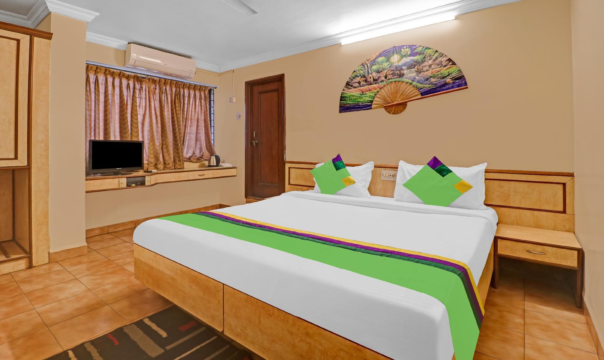Treebo Surya Yatri Niwas Standard Double Room 9