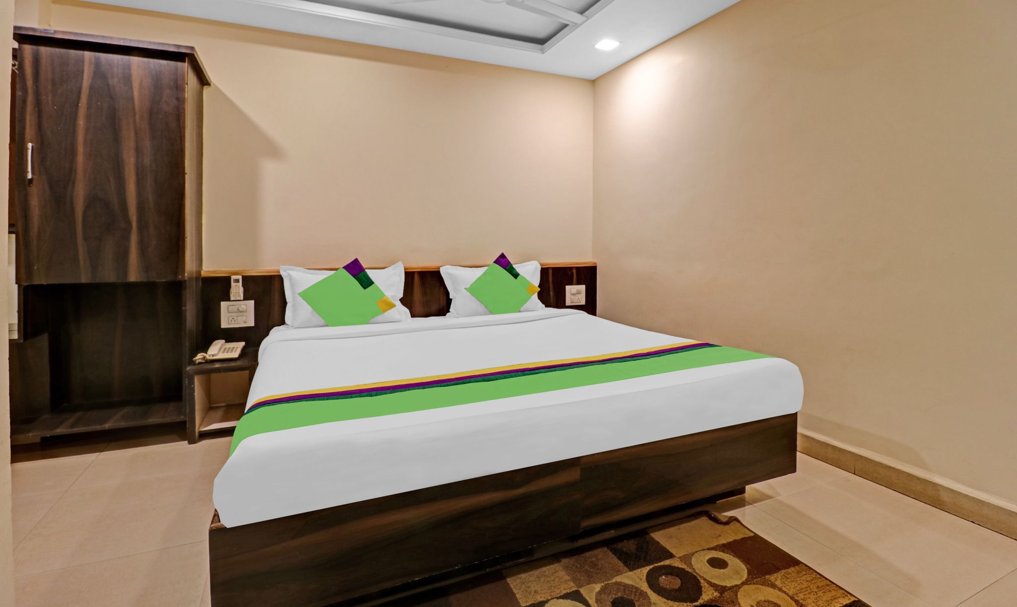 Treebo Surya Yatri Niwas Standard Double Room 5