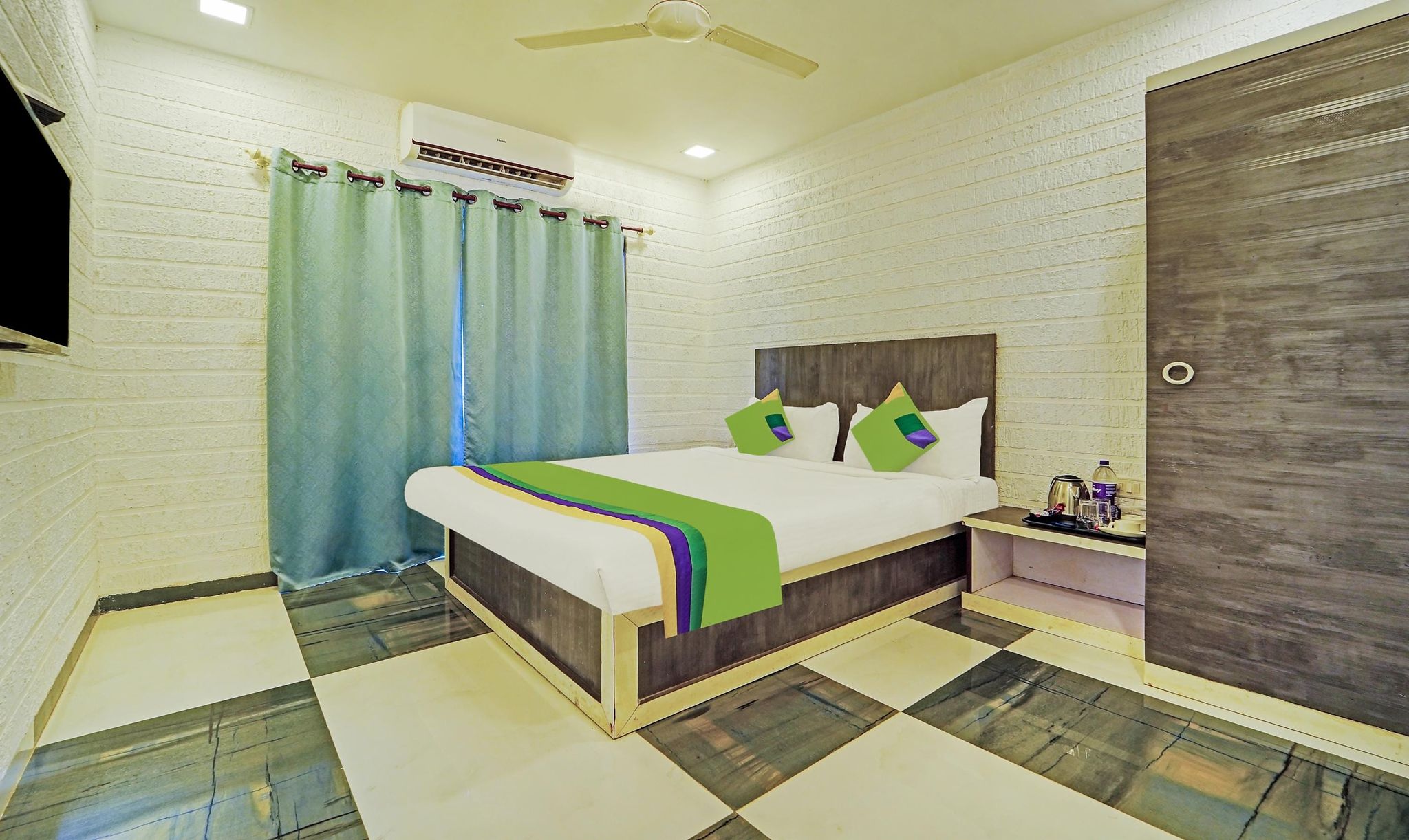 Treebo Shindola Resort Deluxe Double Room 2