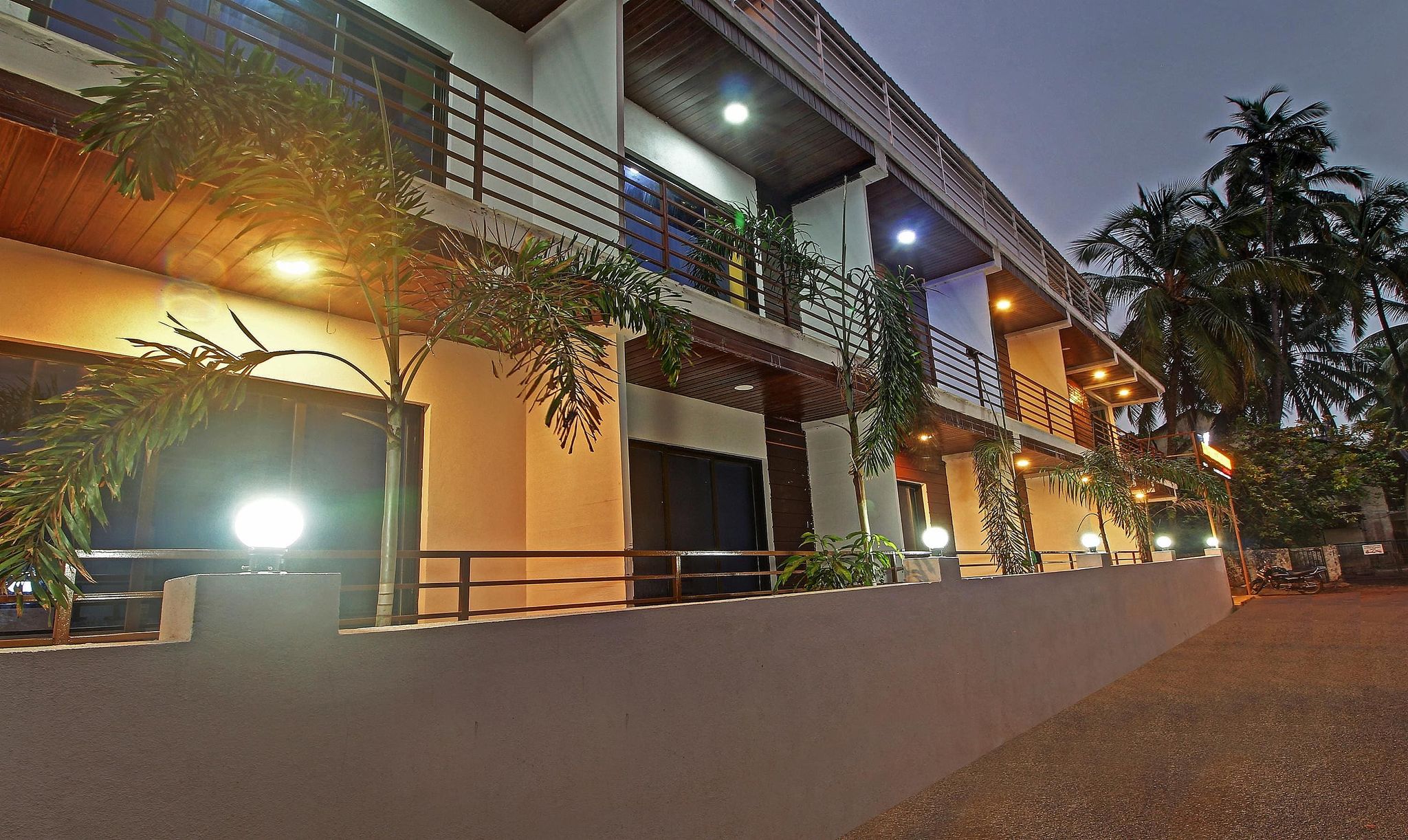 Itsy Hotels La Prince Residency