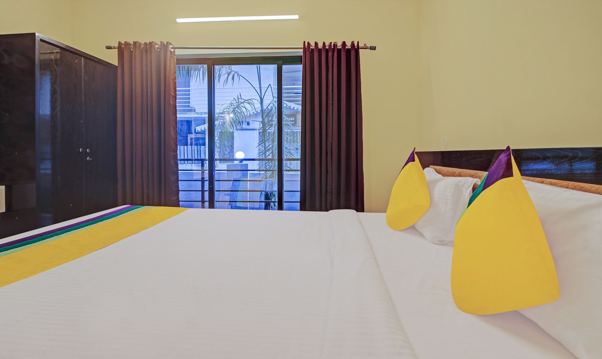 Itsy Hotels La Prince Residency Standard Double Room 5