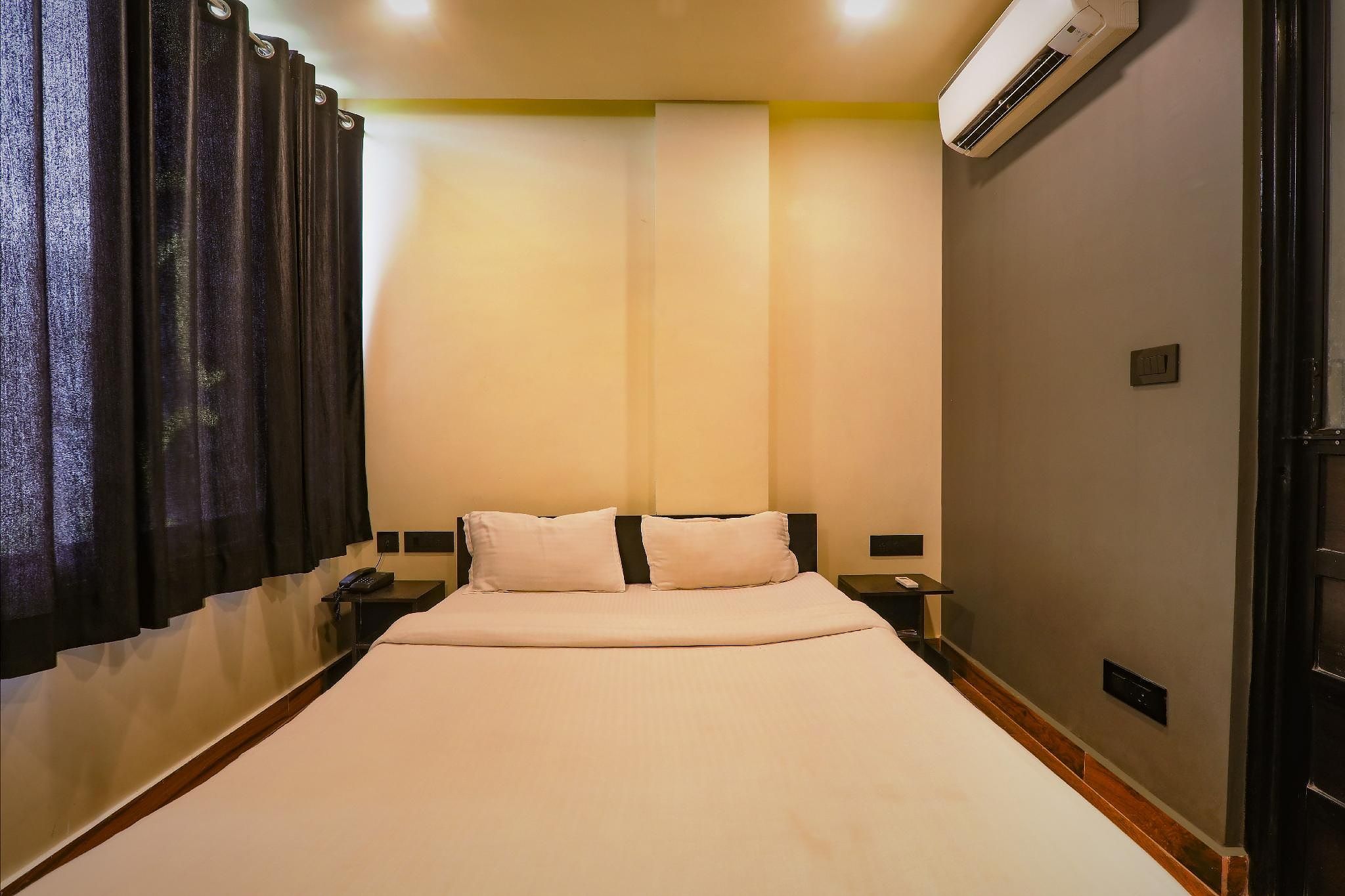 FabHotel Lemon Grass Deluxe Room 5