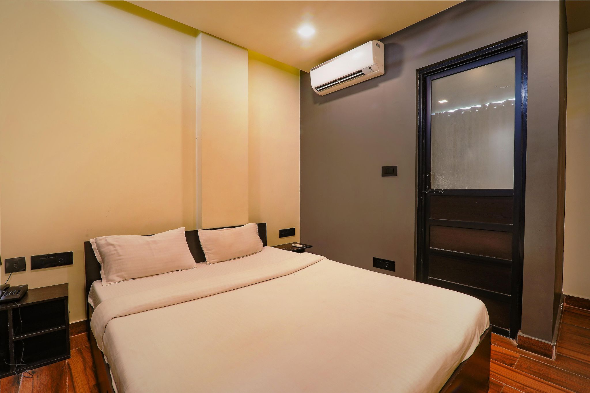 FabHotel Lemon Grass Deluxe Room 13