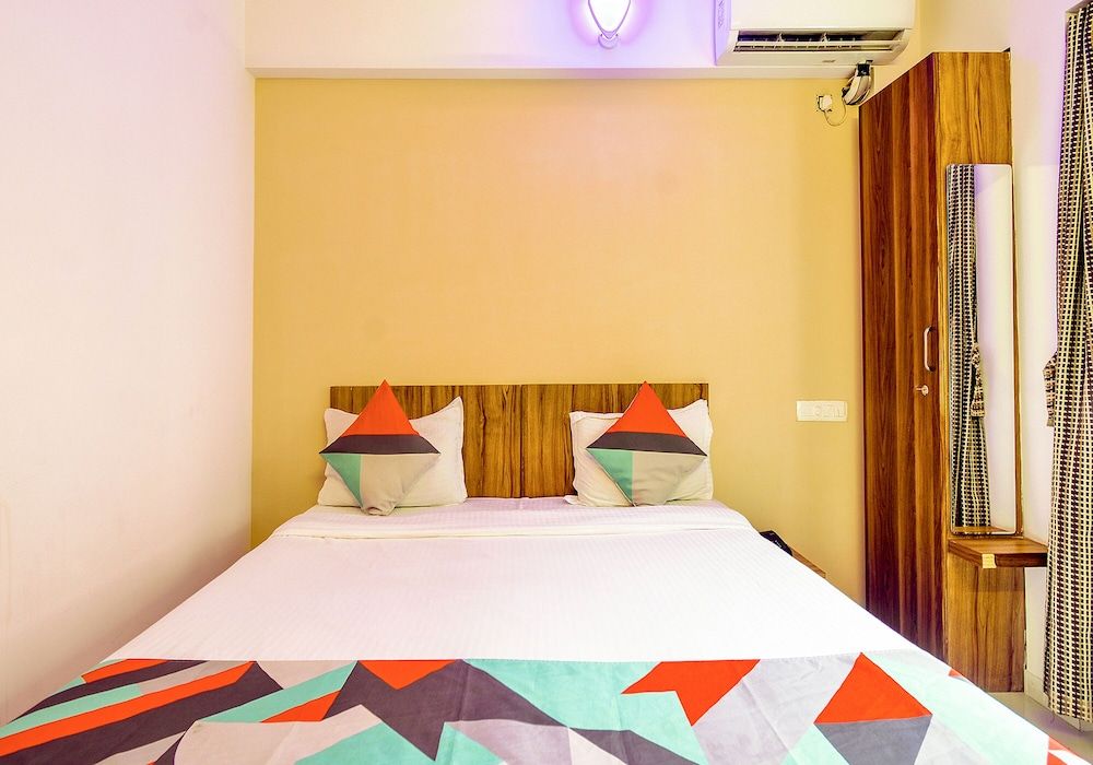 FabHotel Habitat - Nr. Airport Deluxe Room 4