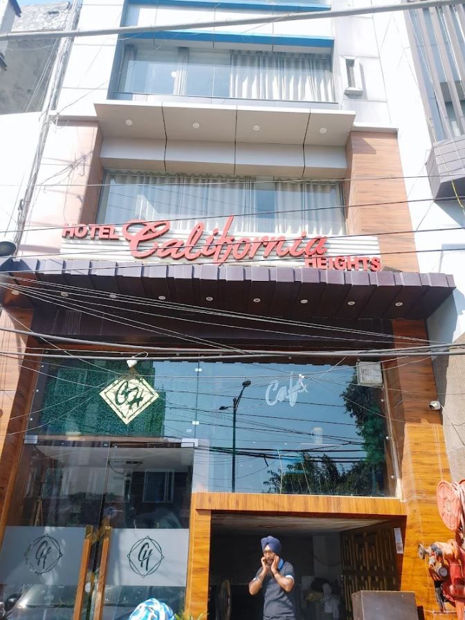 FabHotel California Heights