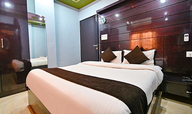 FabHotel Sag Deluxe Room 3