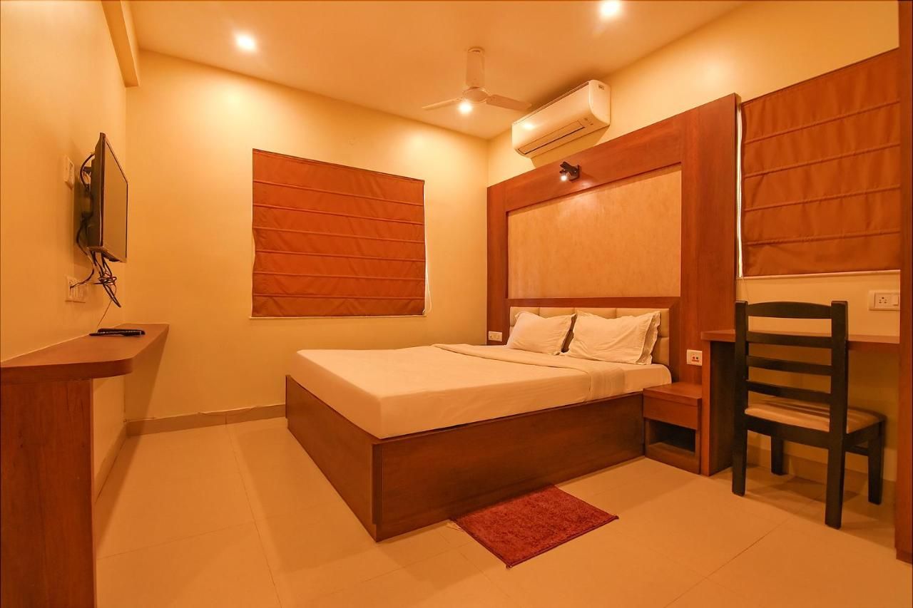 undefined FabHotel Dream Plaza 3