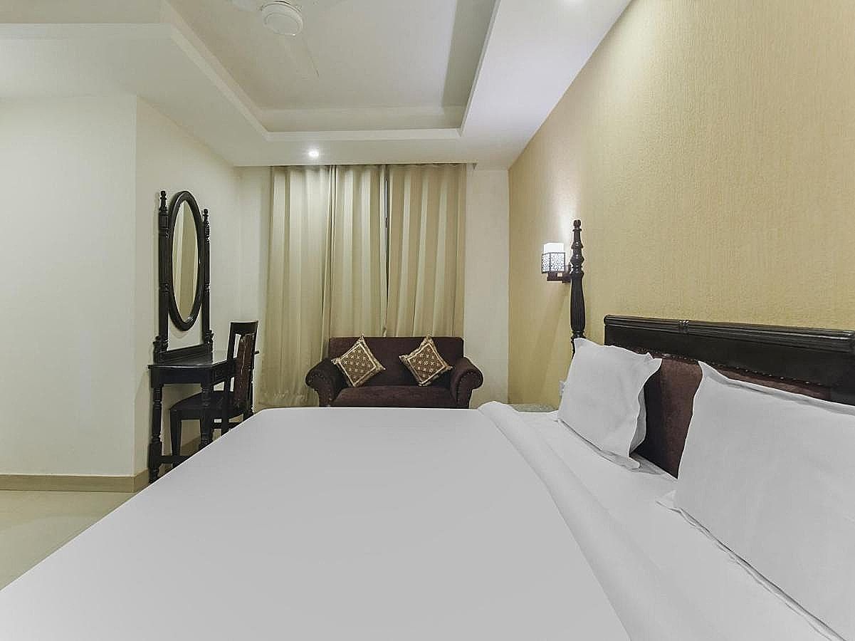 FabHotel Garden Reach