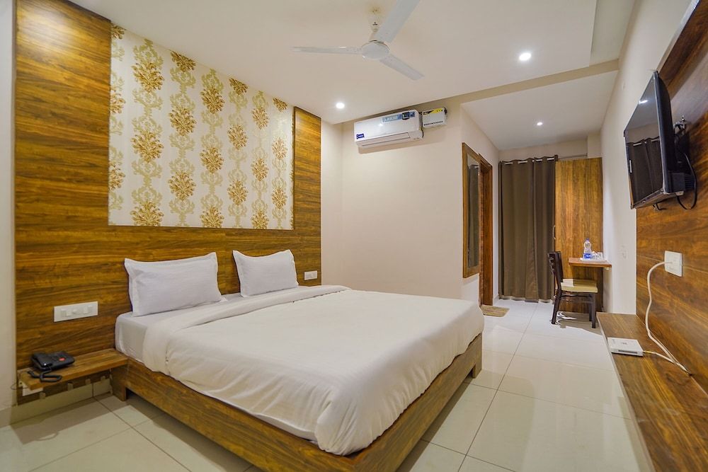 FabHotel HC Mohali Inn Deluxe Room