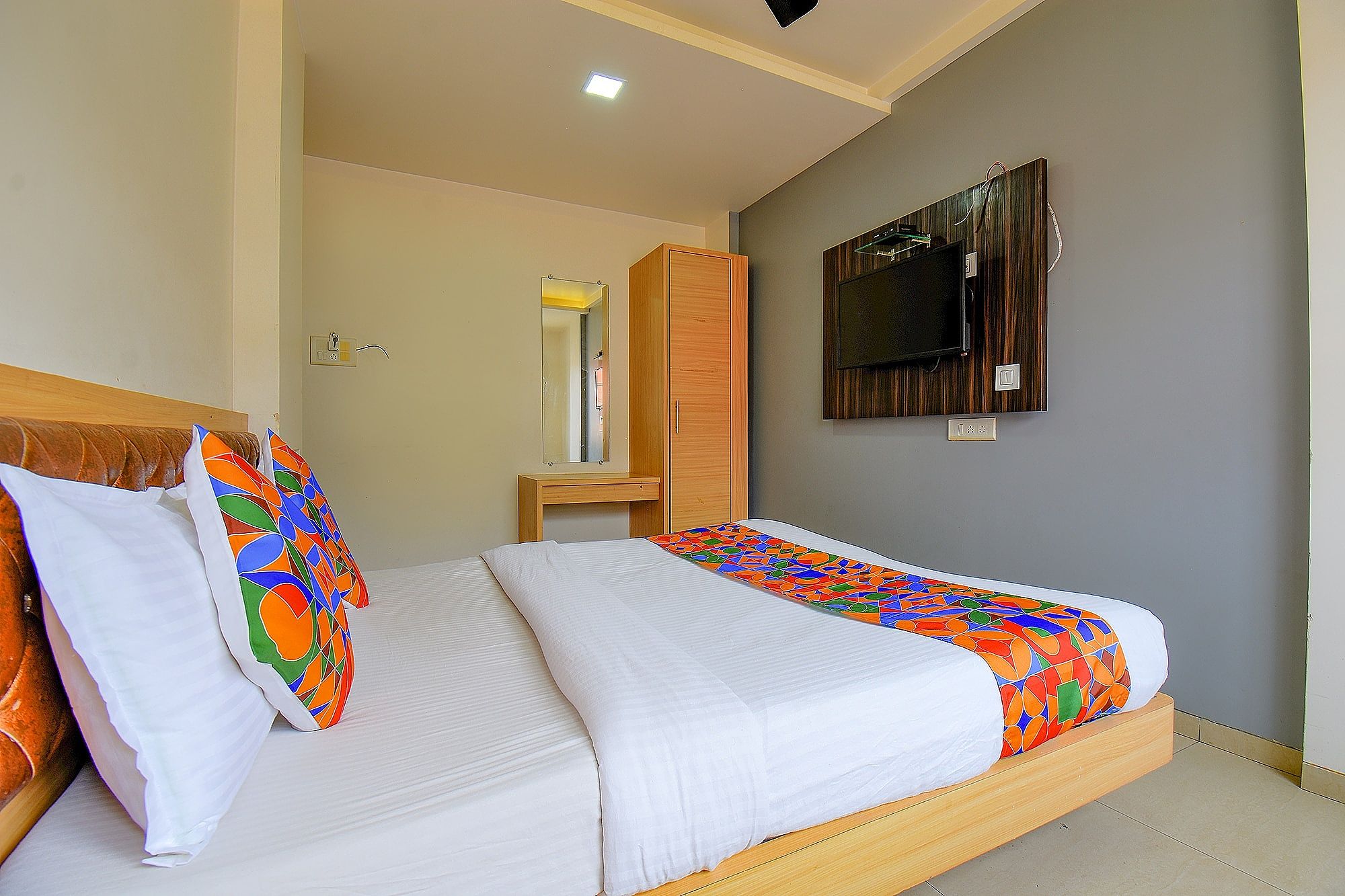 FabHotel Royal Empire Deluxe Room 7