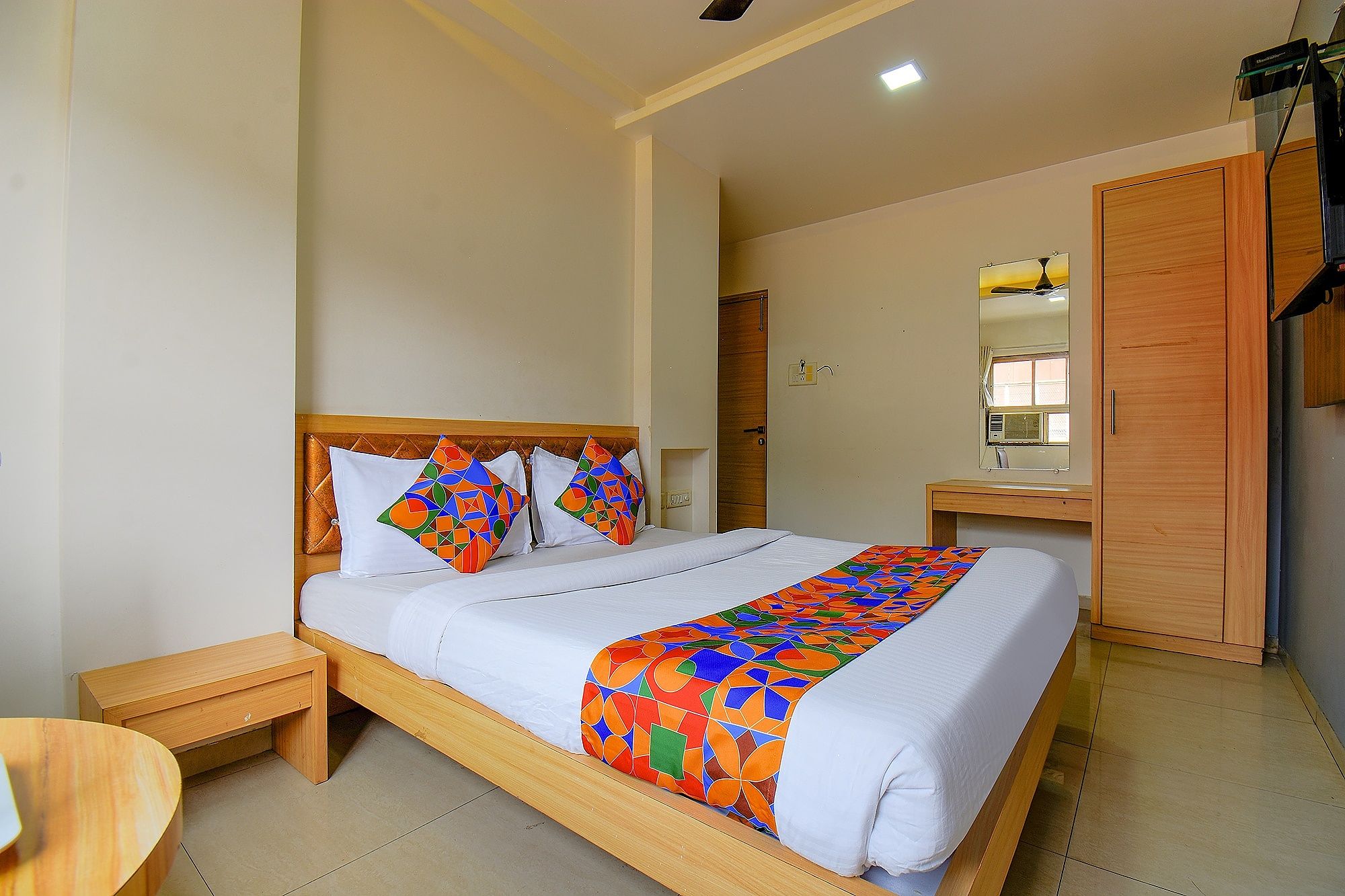 FabHotel Royal Empire Deluxe Room 3