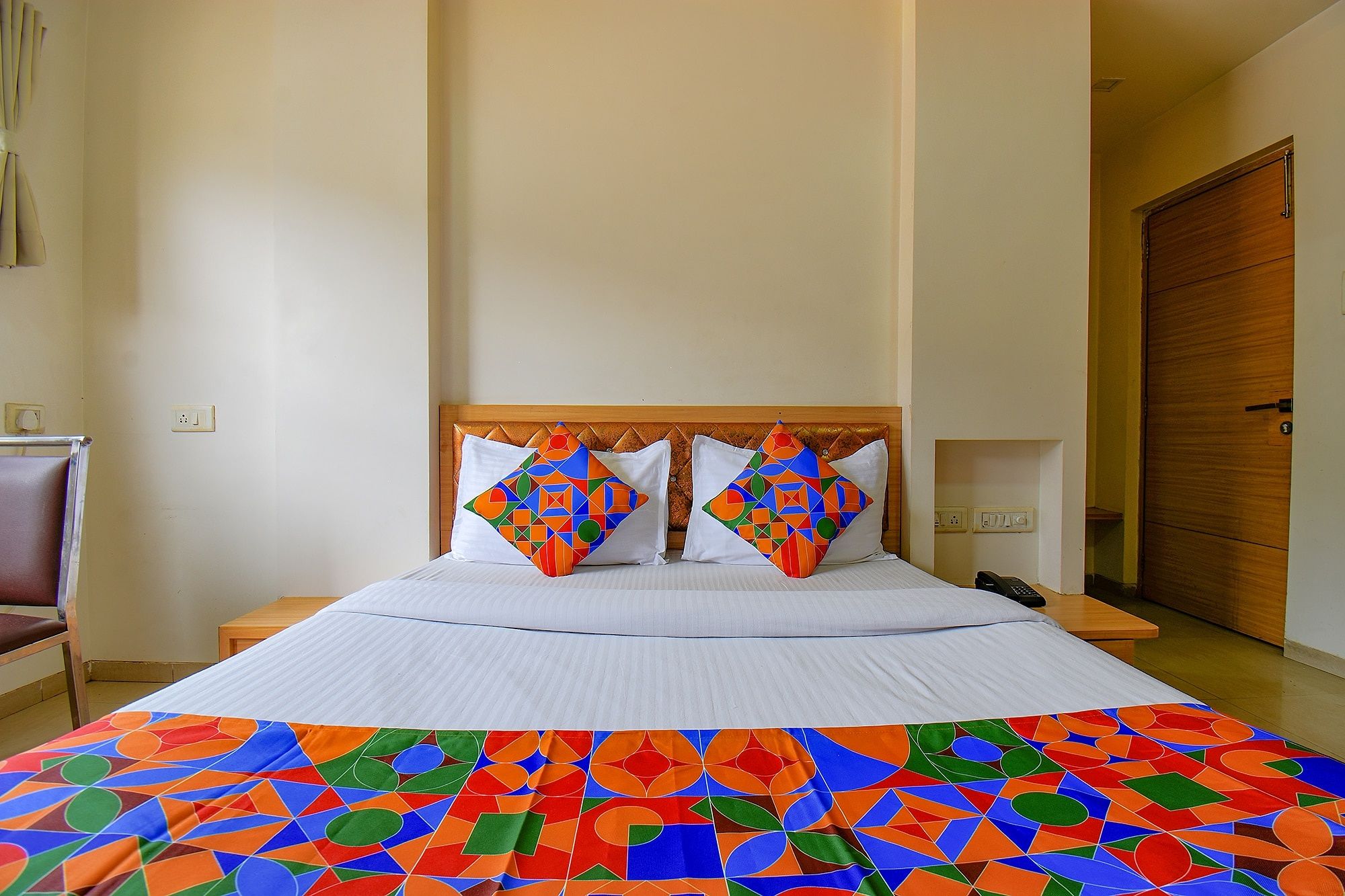 FabHotel Royal Empire Deluxe Room 2