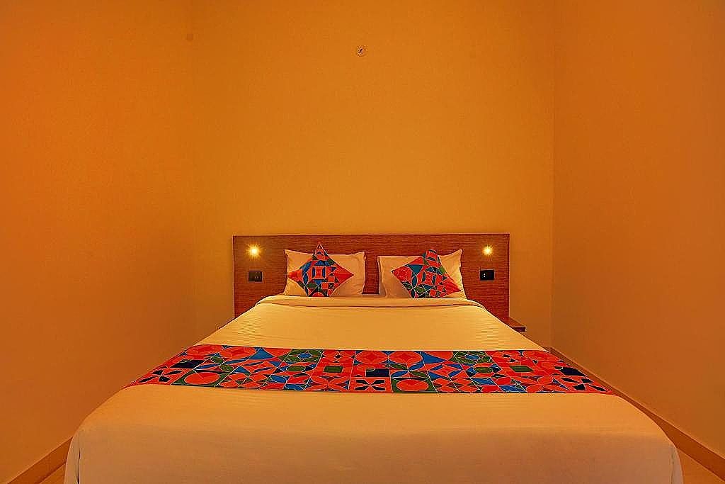 FabHotel GR Lake View Deluxe Room 10