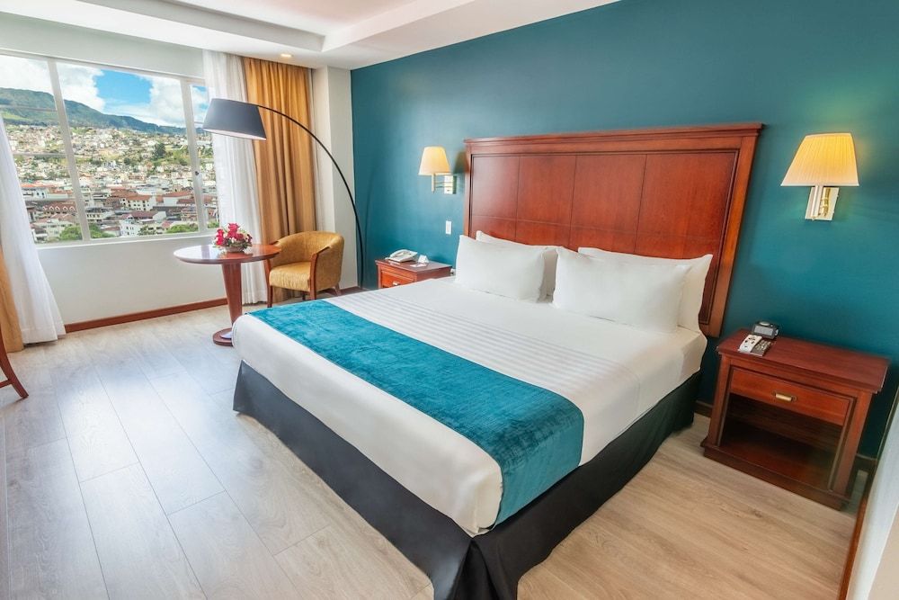 Sonesta Hotel Loja Standard Room, 1 King Bed 2