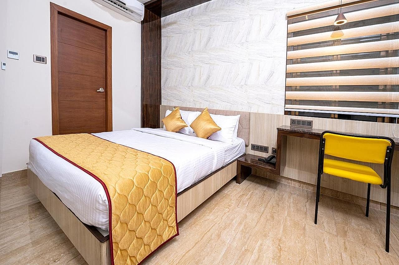 undefined FabHotel The Leela Park 10