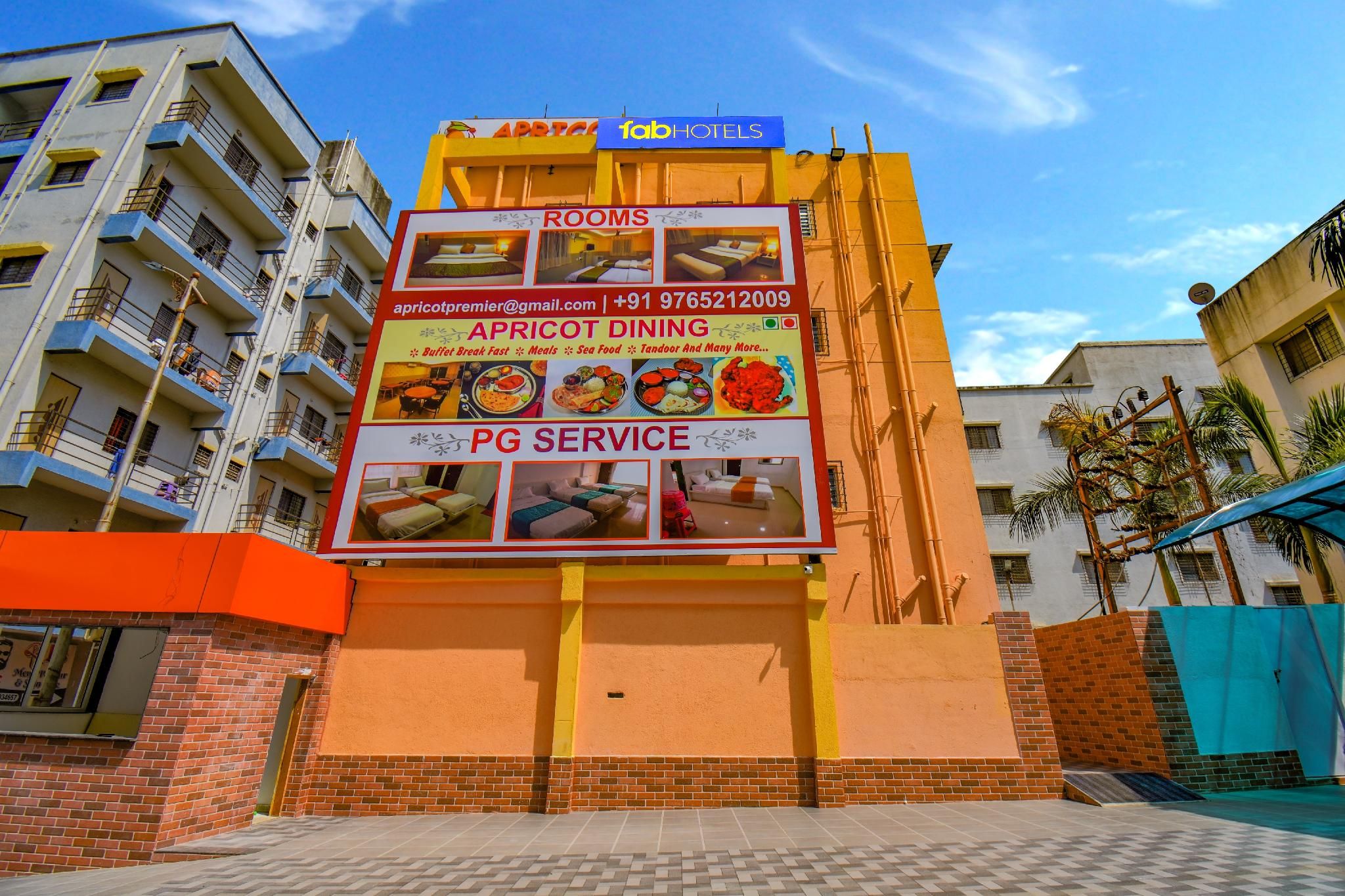  FabHotel Empire Executive