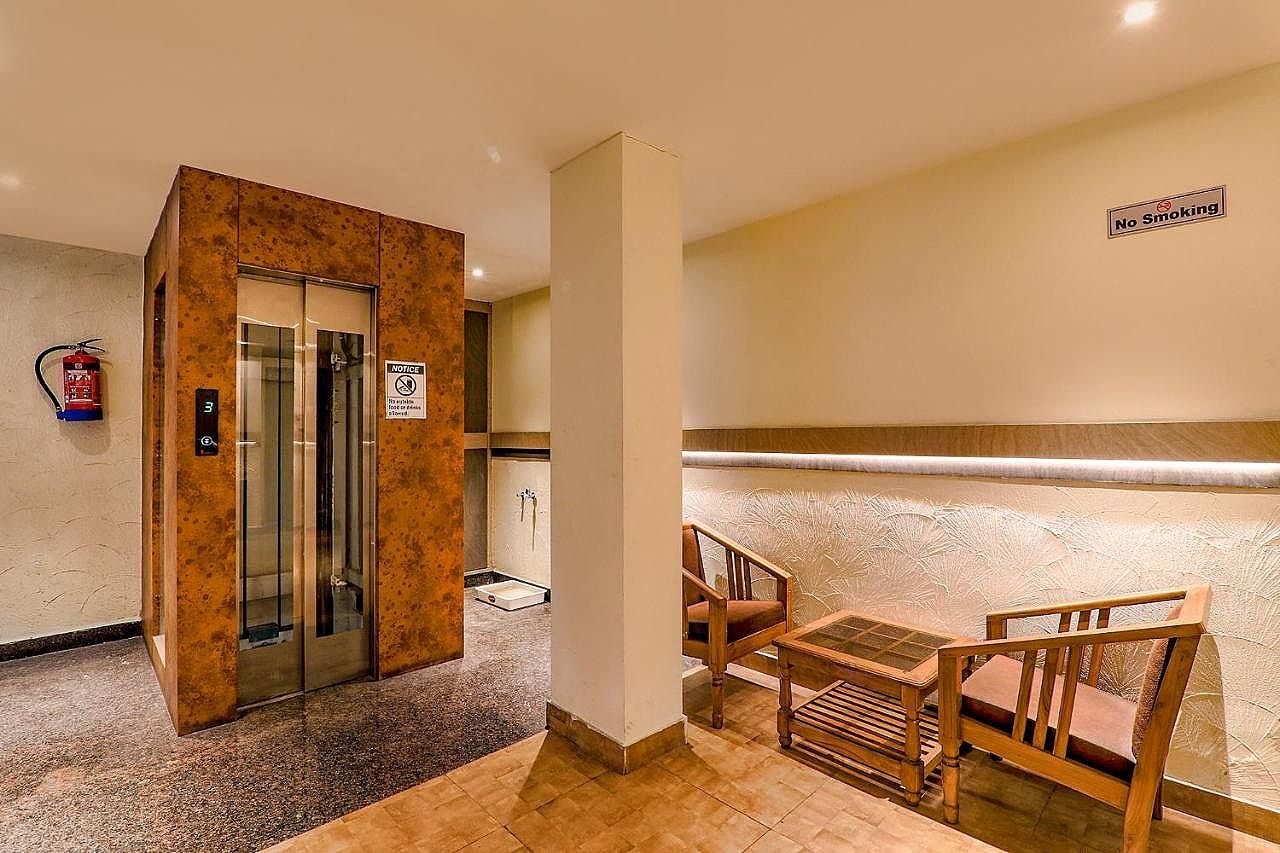 FabHotel Geetraj Deluxe Room 17