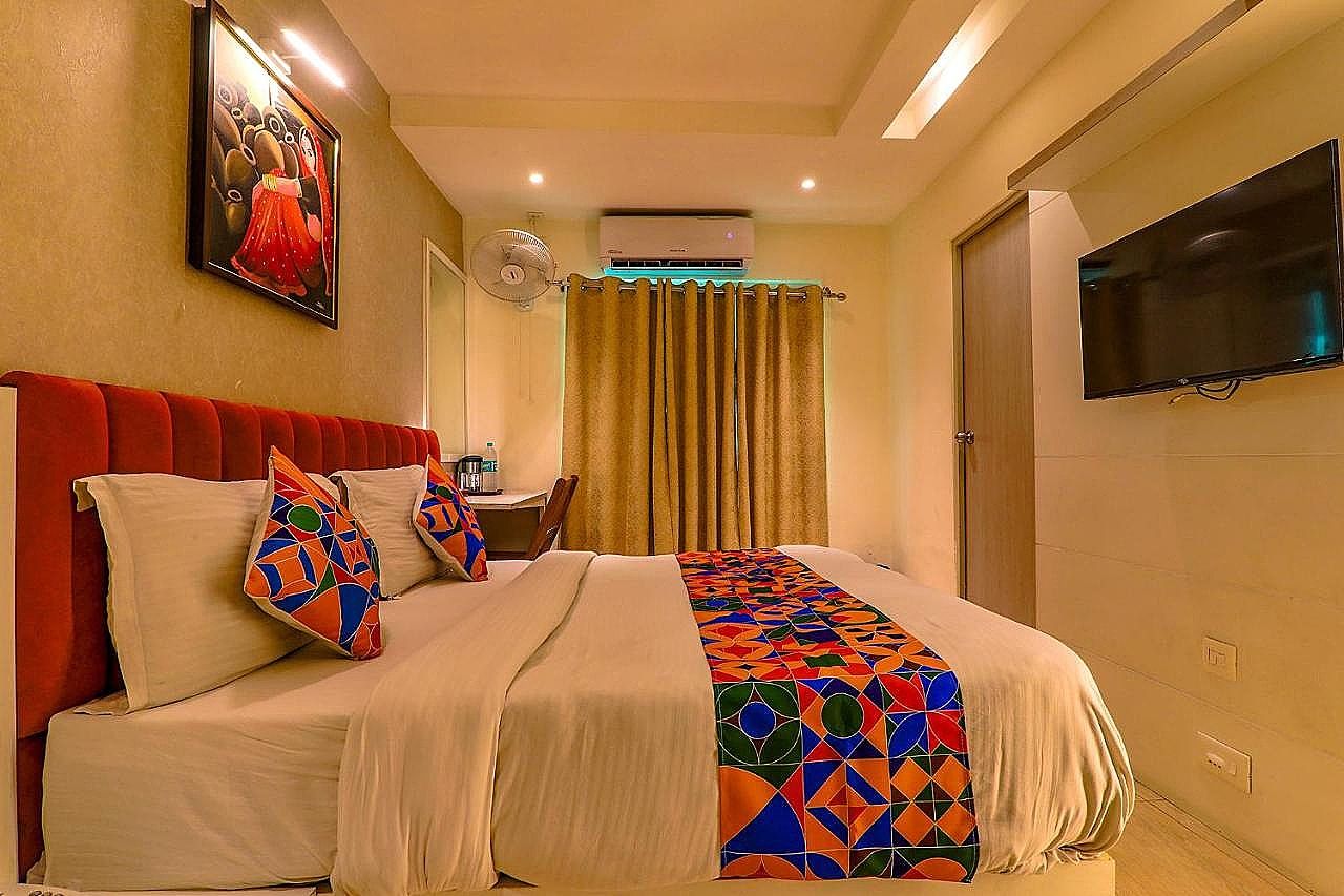 FabHotel Geetraj Deluxe Room 16