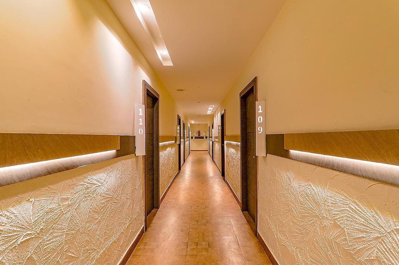 FabHotel Geetraj Deluxe Room 25