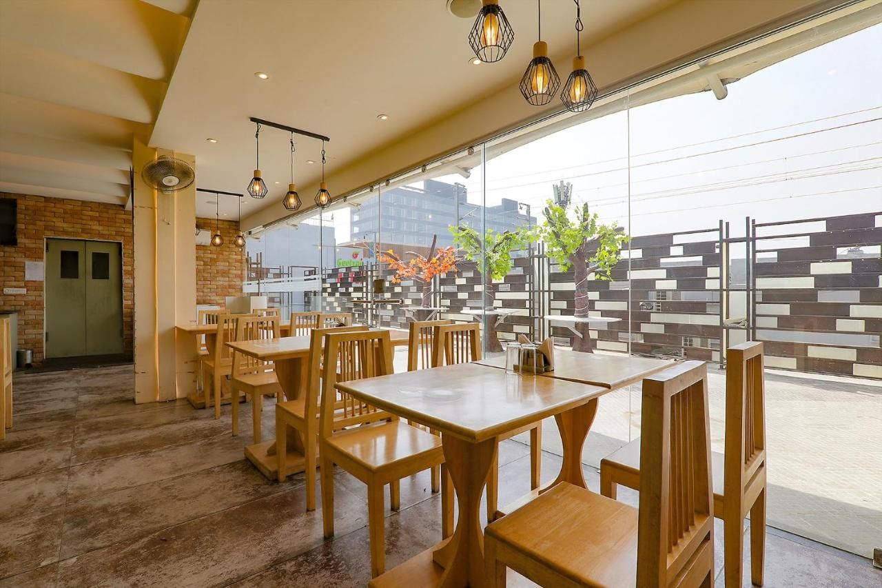 undefined FabHotel Geetraj 4