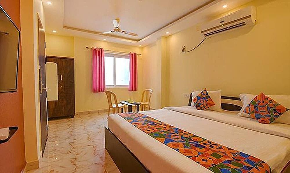 FabHotel The Fortune Inn Deluxe Room 18