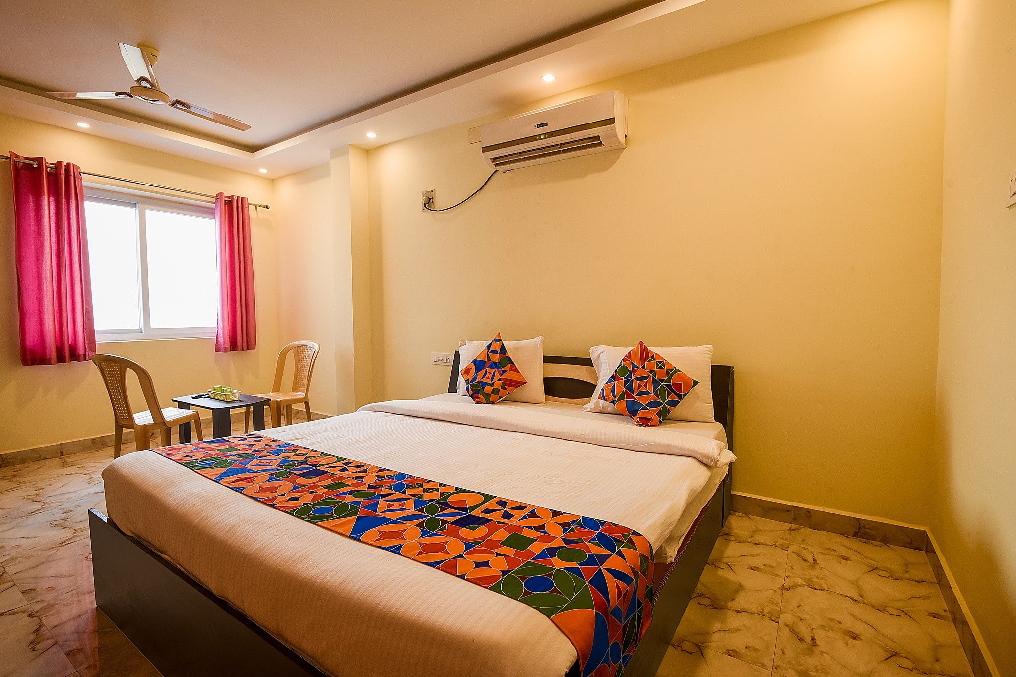 FabHotel The Fortune Inn Deluxe Room 10